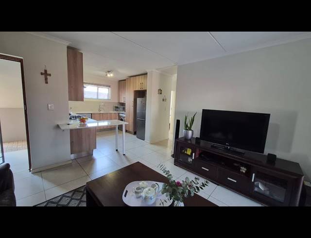 2 BEDROOM APARTMENT FOR SALE IN HEREFORD ESTATE